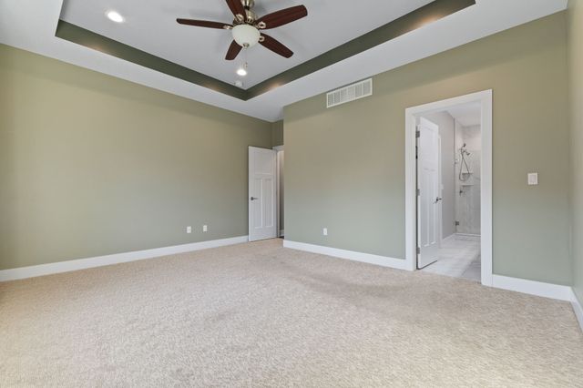 8704 Highland Oaks Drive, Johnston, IA 50131