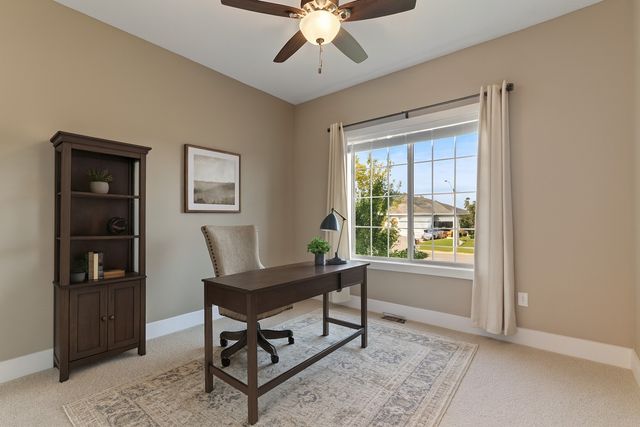 8704 Highland Oaks Drive, Johnston, IA 50131