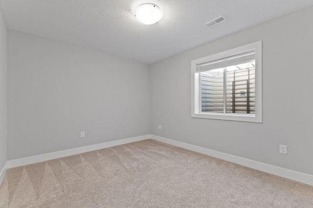 8704 Highland Oaks Drive, Johnston, IA 50131