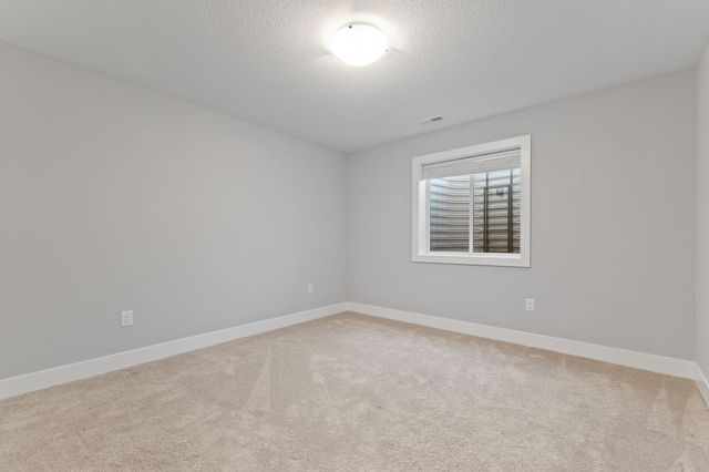 8704 Highland Oaks Drive, Johnston, IA 50131