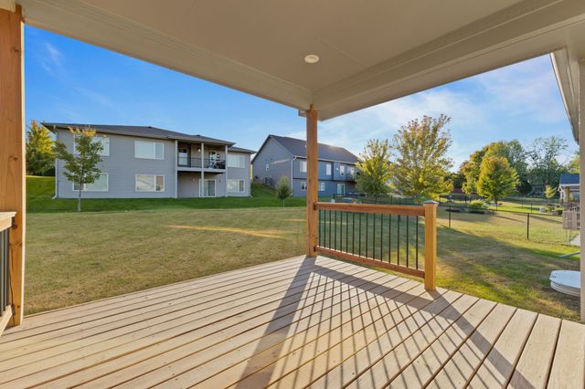 8704 Highland Oaks Drive, Johnston, IA 50131