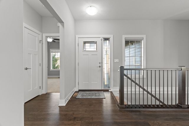 8704 Highland Oaks Drive, Johnston, IA 50131