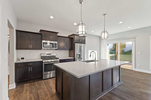 8704 Highland Oaks Drive, Johnston, IA 50131