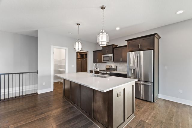 8704 Highland Oaks Drive, Johnston, IA 50131