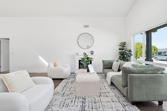 3992 Casanova Drive, San Mateo, CA 94403