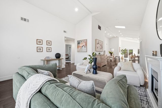 3992 Casanova Drive, San Mateo, CA 94403