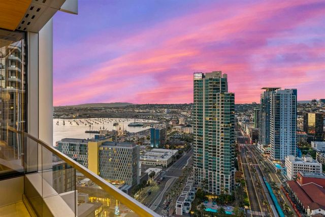 888 W E 3006, San Diego, CA 92101