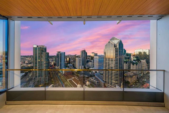 888 W E 3006, San Diego, CA 92101