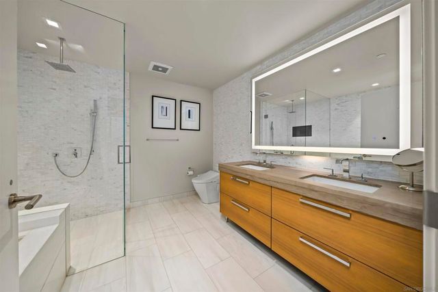 888 W E 3006, San Diego, CA 92101