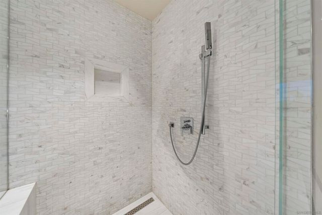 888 W E 3006, San Diego, CA 92101