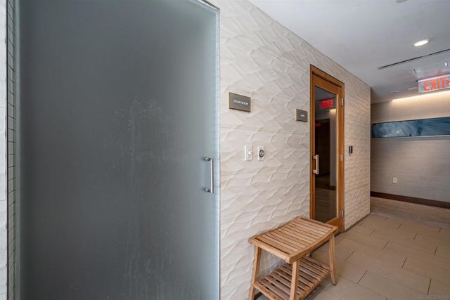 888 W E 3006, San Diego, CA 92101