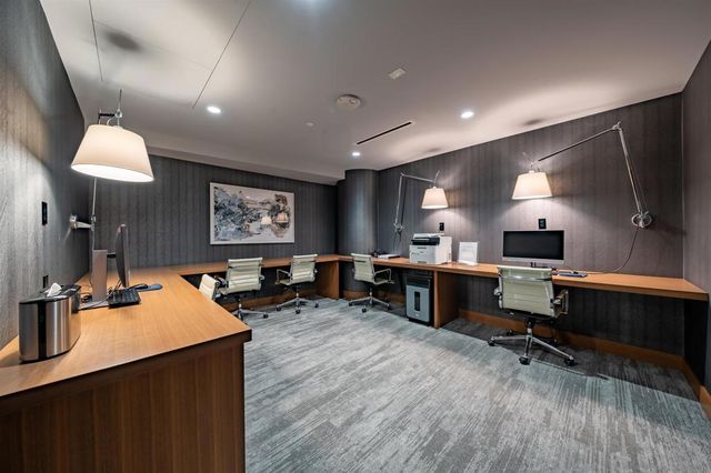 888 W E 3006, San Diego, CA 92101