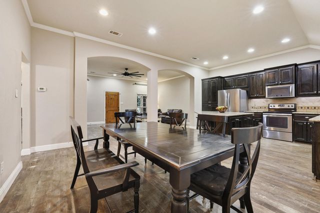 460 County Road 4421, Trenton, TX 75490