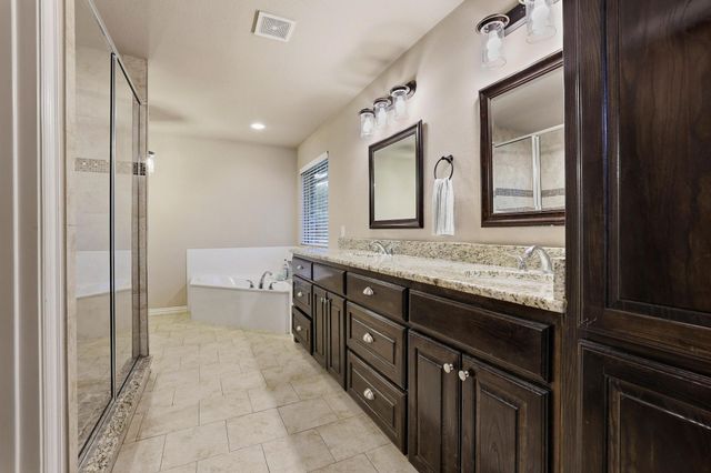 460 County Road 4421, Trenton, TX 75490