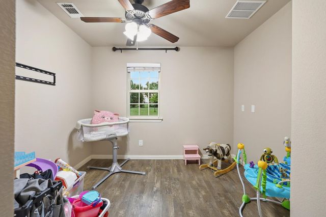 460 County Road 4421, Trenton, TX 75490