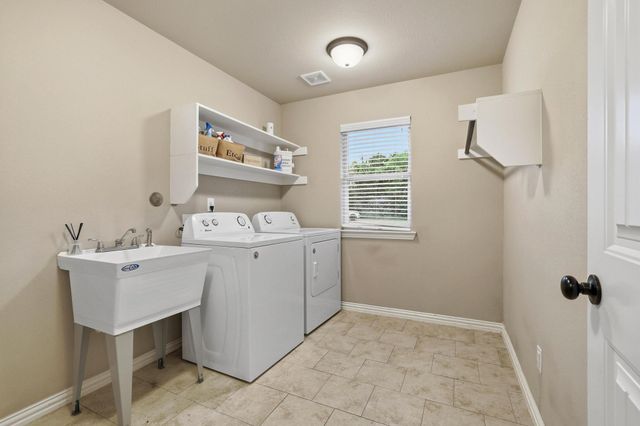 460 County Road 4421, Trenton, TX 75490