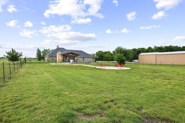 460 County Road 4421, Trenton, TX 75490