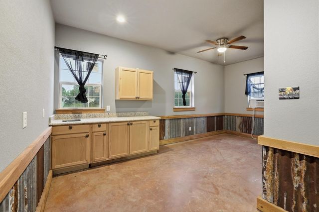 460 County Road 4421, Trenton, TX 75490