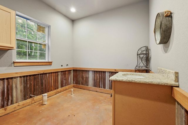 460 County Road 4421, Trenton, TX 75490