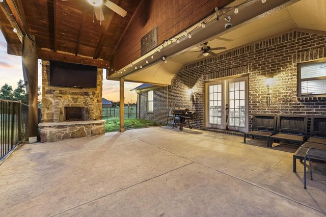 460 County Road 4421, Trenton, TX 75490