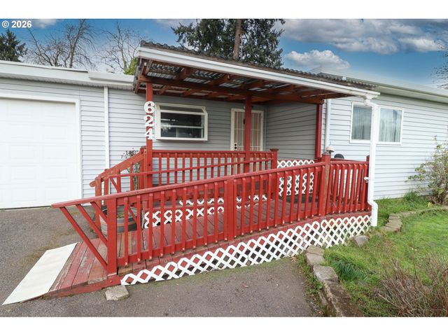 624 TINAMOU Ln, Springfield, OR 97477