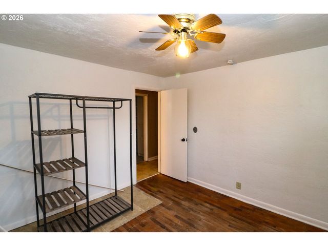 624 TINAMOU Ln, Springfield, OR 97477