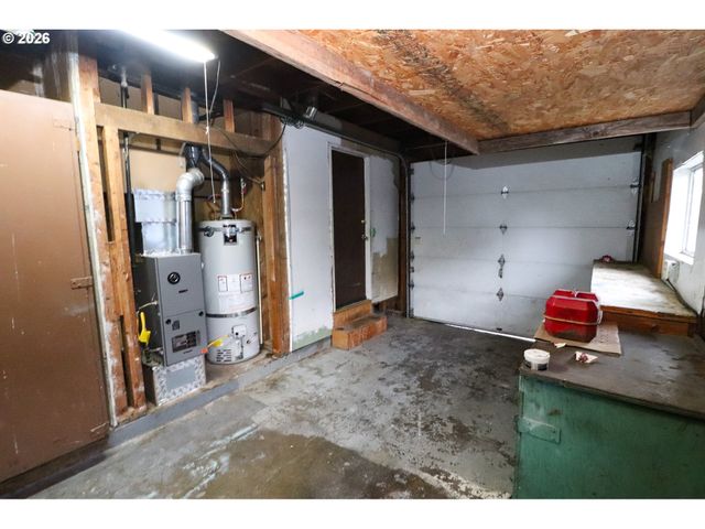 624 TINAMOU Ln, Springfield, OR 97477