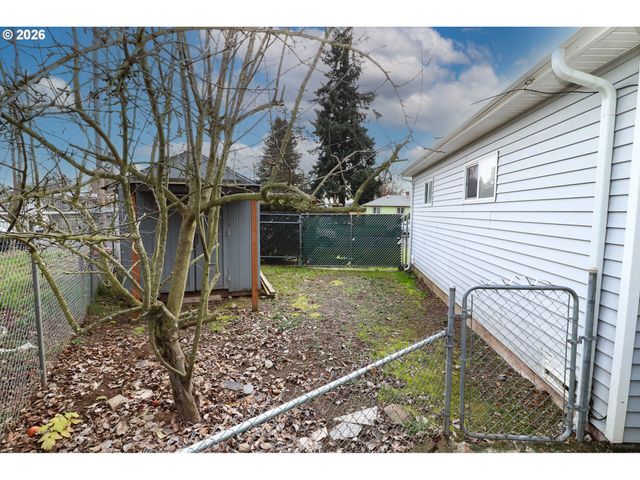 624 TINAMOU Ln, Springfield, OR 97477