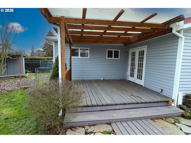 624 TINAMOU Ln, Springfield, OR 97477