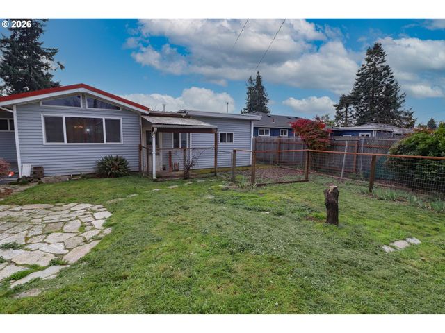 624 TINAMOU Ln, Springfield, OR 97477