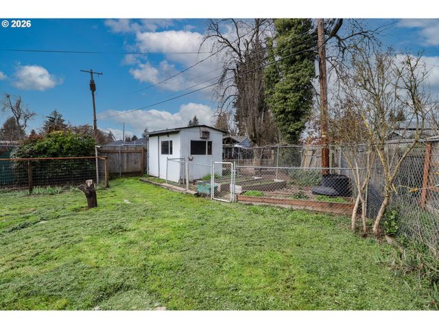 624 TINAMOU Ln, Springfield, OR 97477