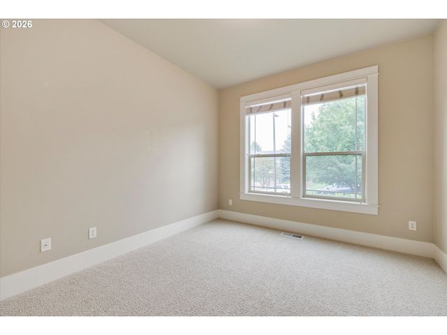 10636 Se TURNBERRY Loop, Happy Valley, OR 97086