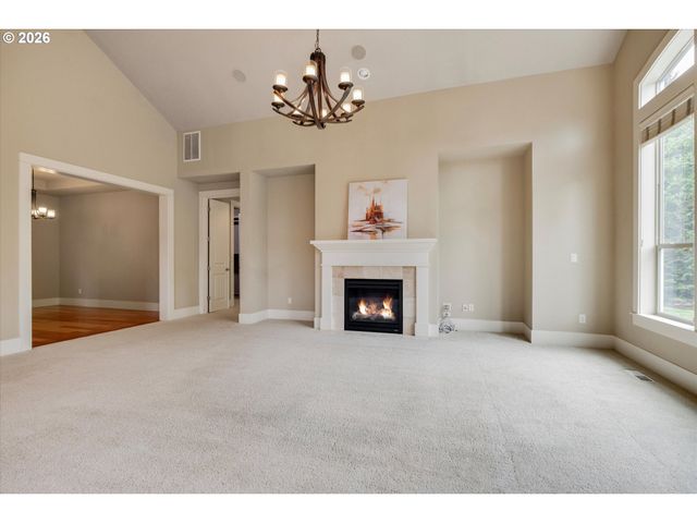 10636 Se TURNBERRY Loop, Happy Valley, OR 97086