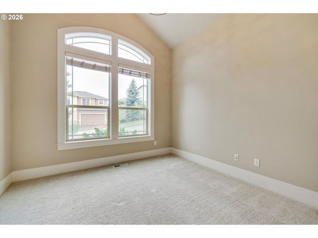 10636 Se TURNBERRY Loop, Happy Valley, OR 97086