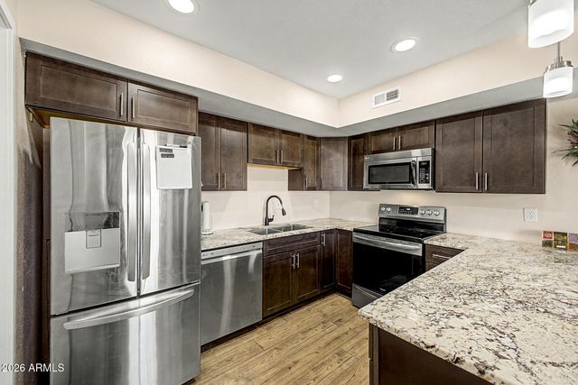 2737 W JUNQUILLO Circle, Mesa, AZ 85202