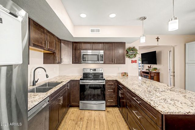 2737 W JUNQUILLO Circle, Mesa, AZ 85202