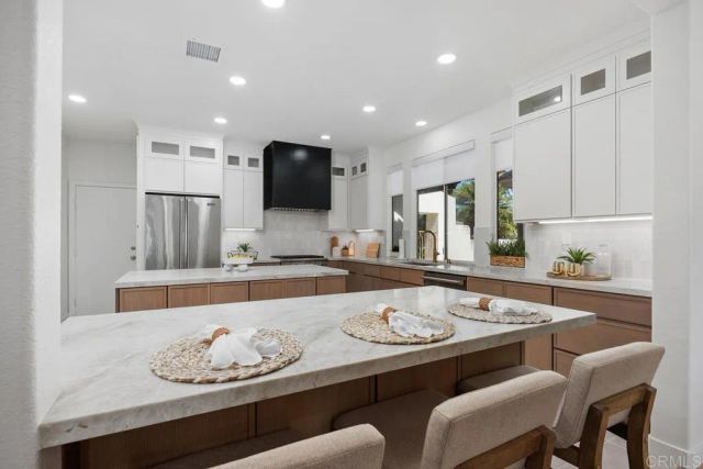 270 Borrego Court, Oceanside, CA 92057