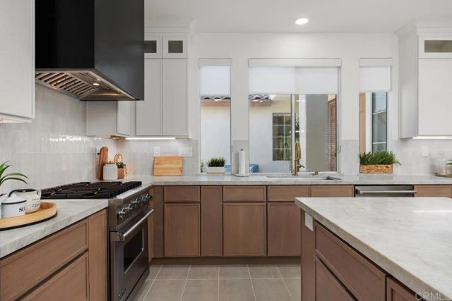 270 Borrego Court, Oceanside, CA 92057