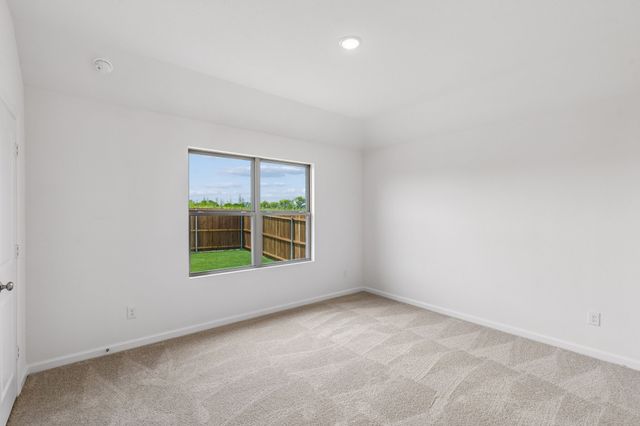 811 Hillcrest Boulevard, Princeton, TX 75407