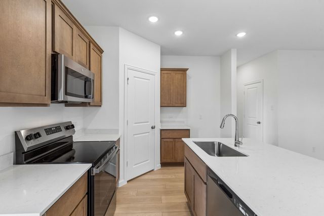 811 Hillcrest Boulevard, Princeton, TX 75407