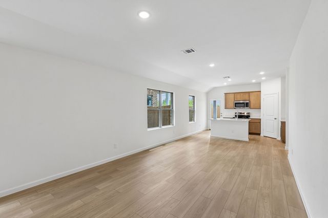 811 Hillcrest Boulevard, Princeton, TX 75407
