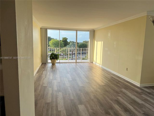 13120 SW 92nd Ave B-406, Miami, FL 33176