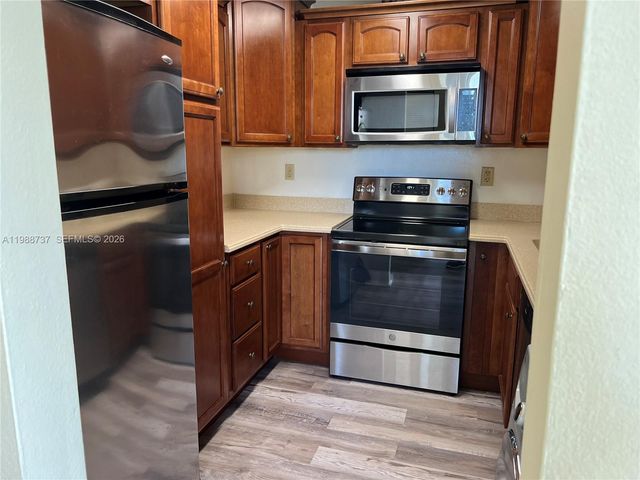 13120 SW 92nd Ave B-406, Miami, FL 33176