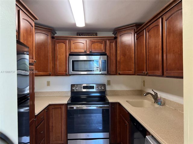 13120 SW 92nd Ave B-406, Miami, FL 33176