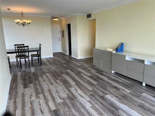 13120 SW 92nd Ave B-406, Miami, FL 33176