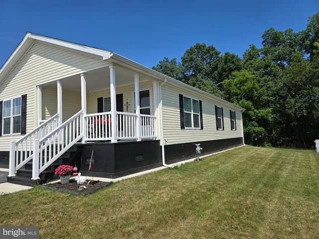 300 ORIOLE DR, Carlisle, PA 17013