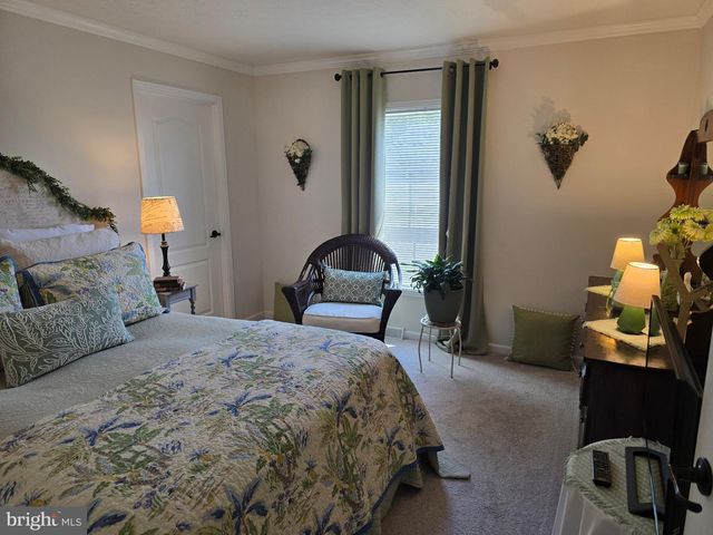 300 ORIOLE DR, Carlisle, PA 17013
