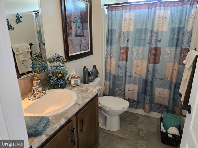 300 ORIOLE DR, Carlisle, PA 17013