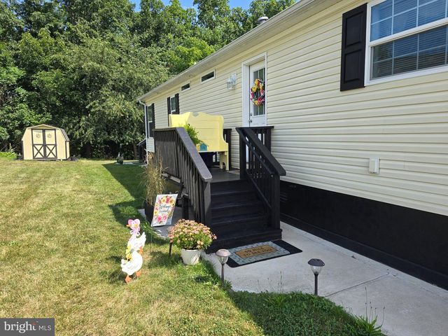 300 ORIOLE DR, Carlisle, PA 17013