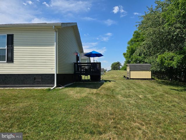 300 ORIOLE DR, Carlisle, PA 17013